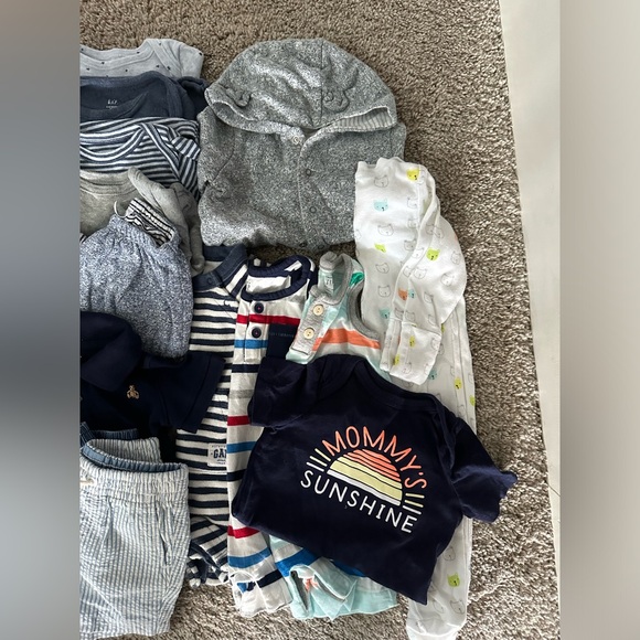 GAP Baby boy clothing lot (size:0-6M) - Picture 5 of 6